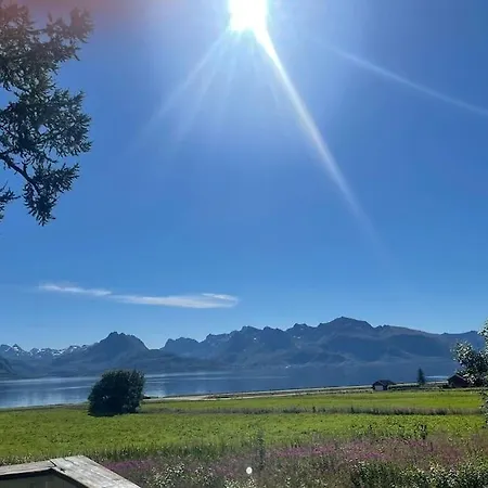Nordland House-breathtaking View-central Location Vakantiehuis Sortland